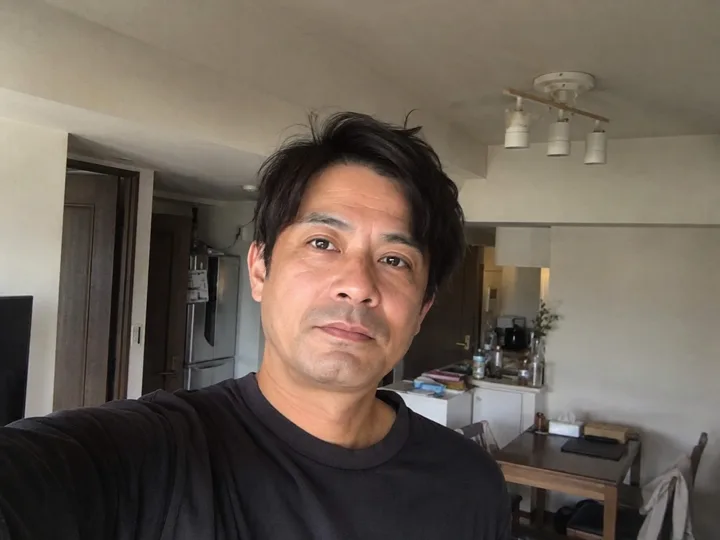 いい例: 正面に近く、お一人だけがはっきり写った写真